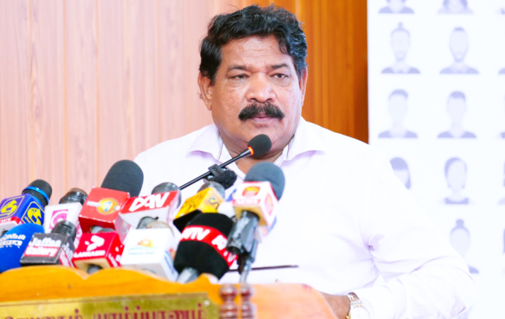 பலாலி, குரும்பசிட்டி காணிகள் விடுவிப்பு; தோல்வியடைந்த அரசியல்வாதிகள் அரசியல் நாடகம் நடத்துகின்றனர் – அமைச்சர் சாடல்